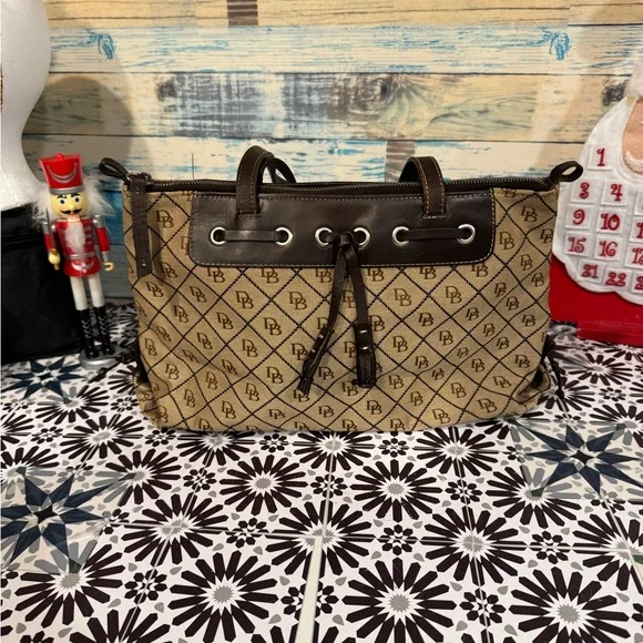 Dooney Bourke Vintage Canvas handbag Leather trim Nice - Picture 4 of 7